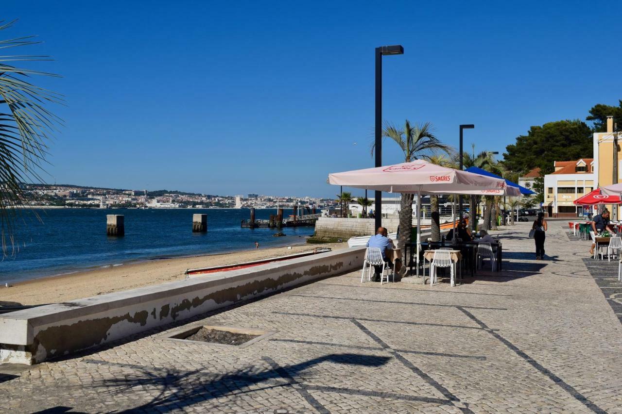 Fisherman'S House - A Boat Ride From Lisbon Villa Trafaria Eksteriør billede